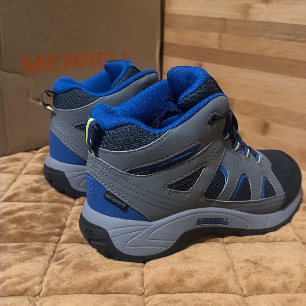 Merrell Black and Blue Outdoor hiking Boots - Picture 2 of 6